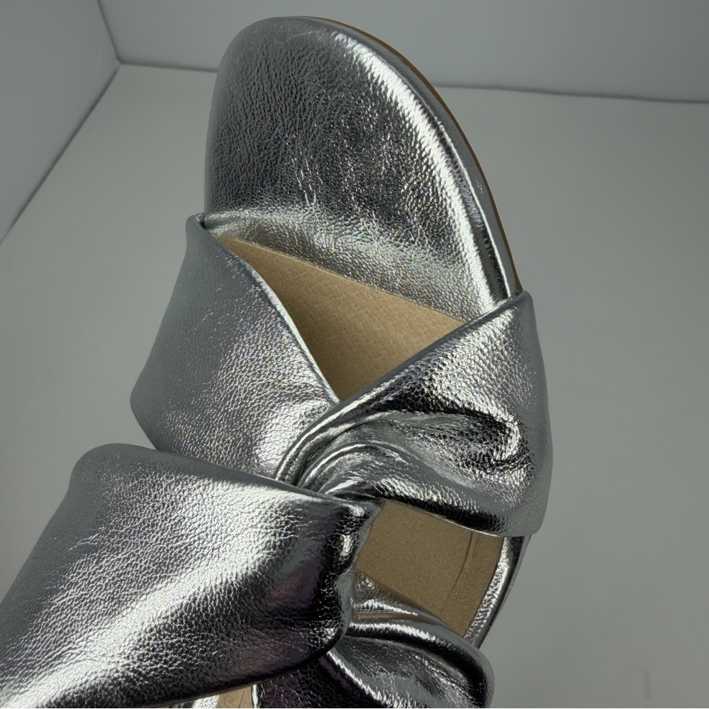 LifeStride Nori Slide Kitten Heel Sandals Silver Faux Leather Size 8M - Picture 13 of 14